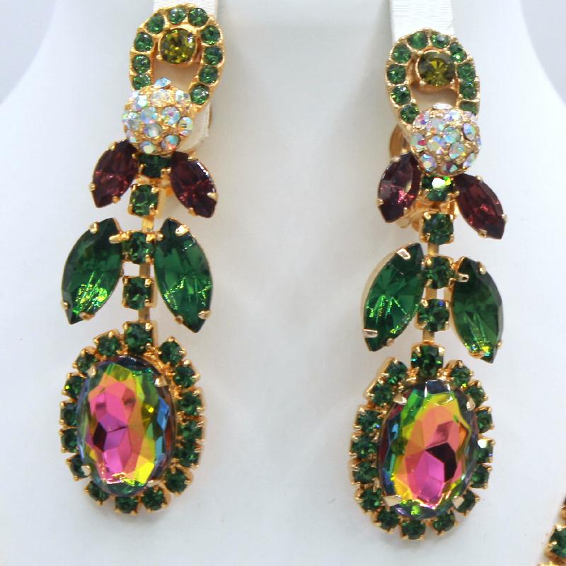 Front view of Green Oval Multi-Color/Shaded Earrings Clip