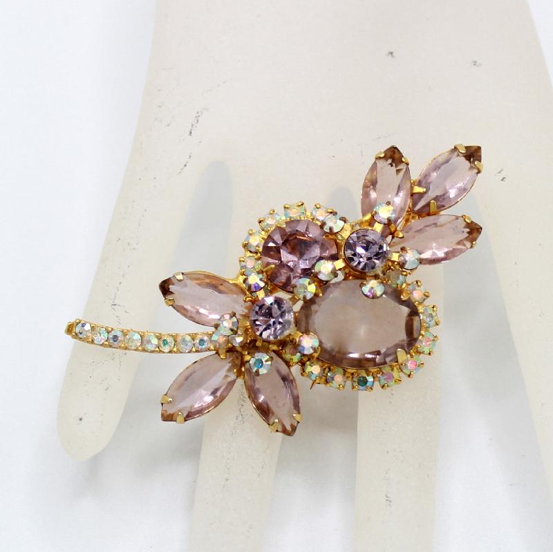 Front view of Purple (cardinal) Oval Brooch