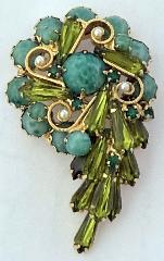 Green Spear Pearl Brooch