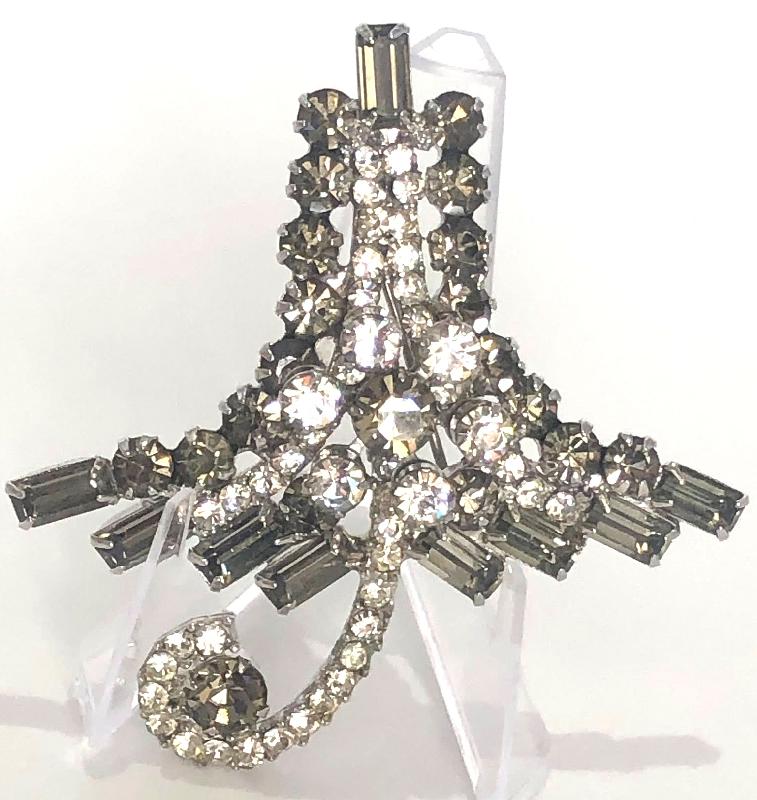 Front view of Gray (black Diamond) Baguettes Brooch