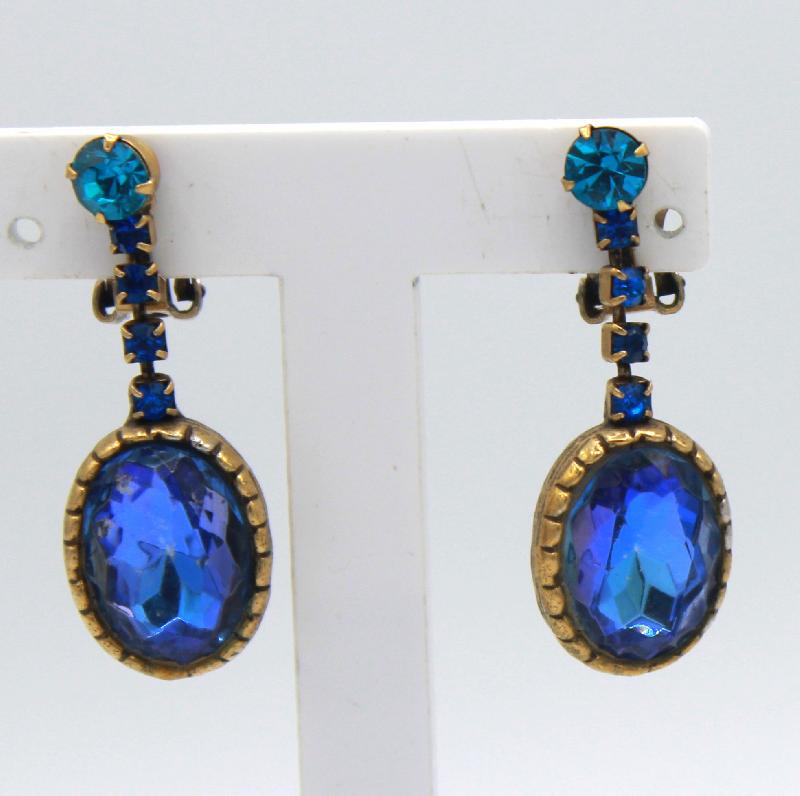 Front view of Oval Multi-Color/Shaded Earrings Clip