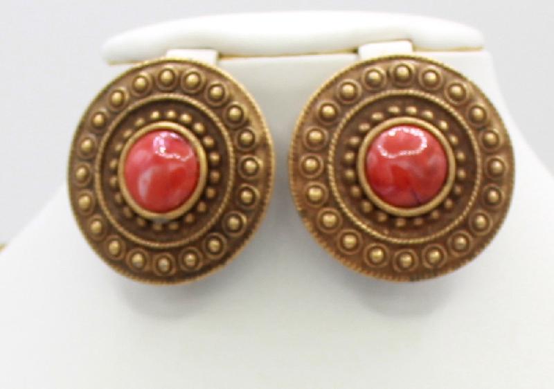 Front view of Red Cabochons Earrings Clip