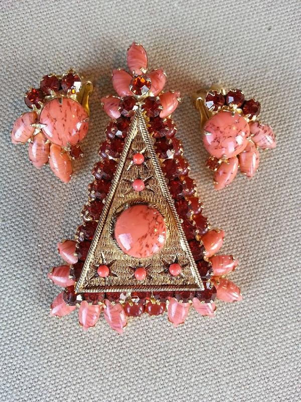 Front view of Orange Cabochons Spotted Pin Pendant
