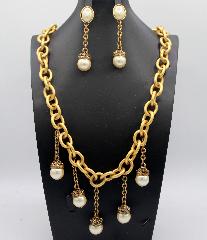 White (chalk Or Milk) Pearl Necklace