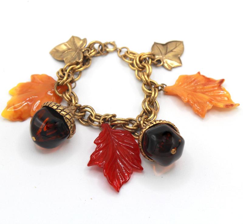 Front view of Topaz Plastic Bracelet Charm