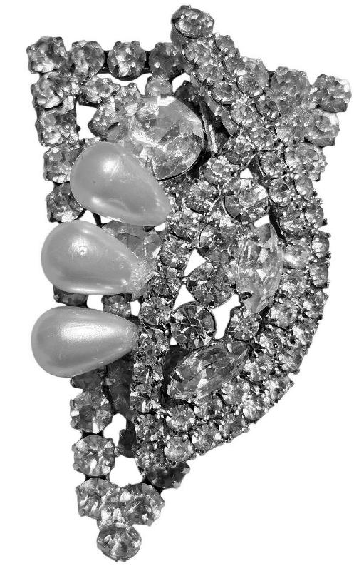 Front view of Clear Navettes Pearl Brooch
