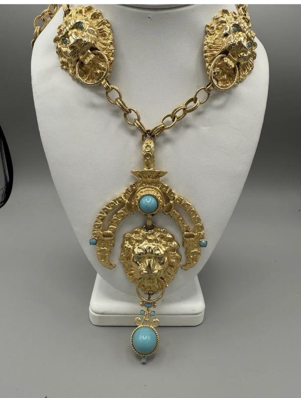 Front view of Turquoise Cabochons Plastic Necklace