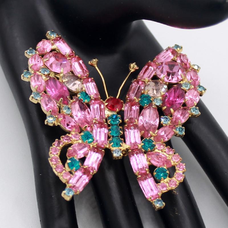 Front view of Pink Baguettes Brooch