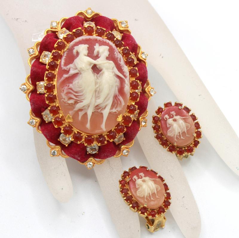 Front view of Red Chatons Only Earrings Clip