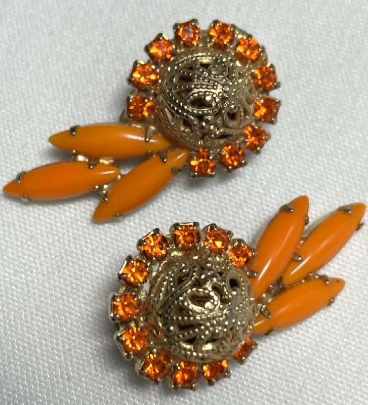 Front view of Orange Cabochons Earrings Clip