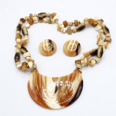 Topaz Plastic Necklace