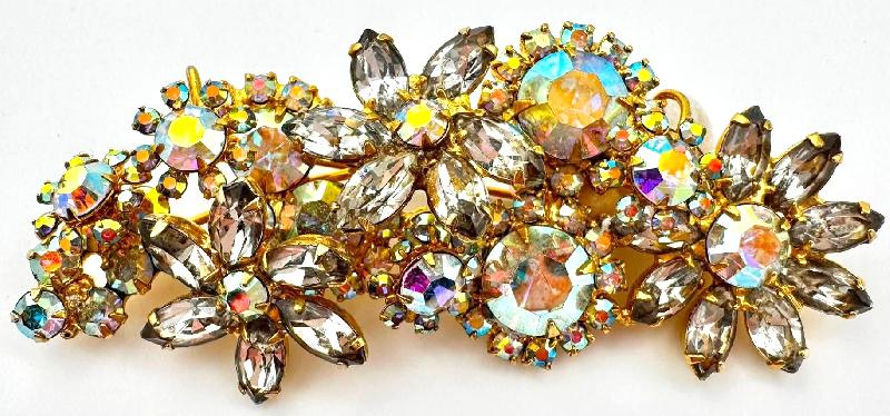 Front view of AB Navettes Brooch