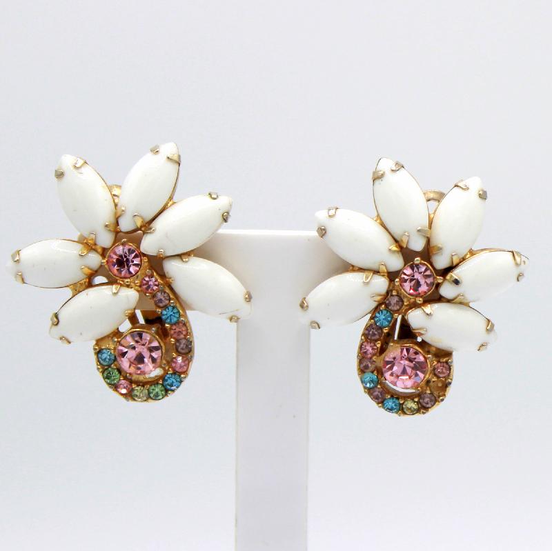 Front view of White (chalk Or Milk) Cabochons Earrings Clip