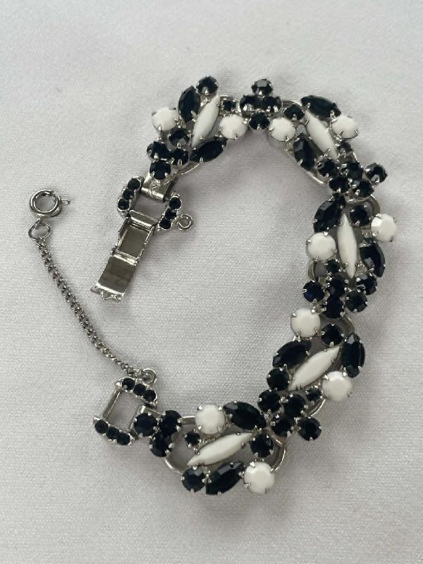 Front view of Multiple Colors Navettes Bracelet 5 Link