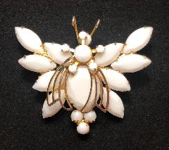 White (chalk Or Milk) Oval Brooch