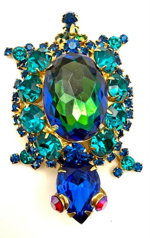 Front view of Blue Oval Multi-Color/Shaded Brooch