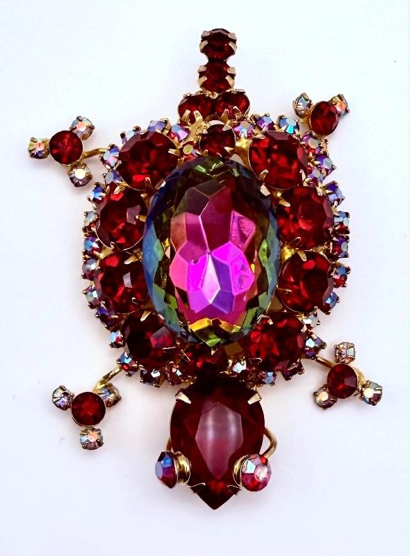 Front view of Red Oval Multi-Color/Shaded Brooch