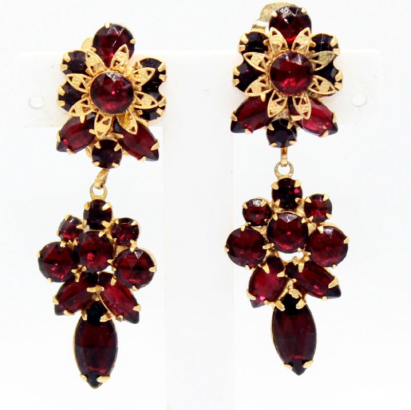 Front view of Red Navettes Earrings Clip