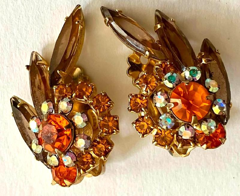Front view of Topaz Navettes Earrings Clip