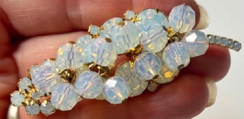 Front view of Chatons Only Brooch