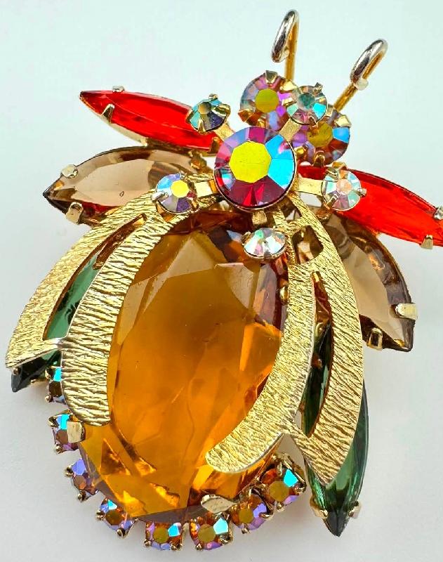 Front view of Fall Oval Brooch