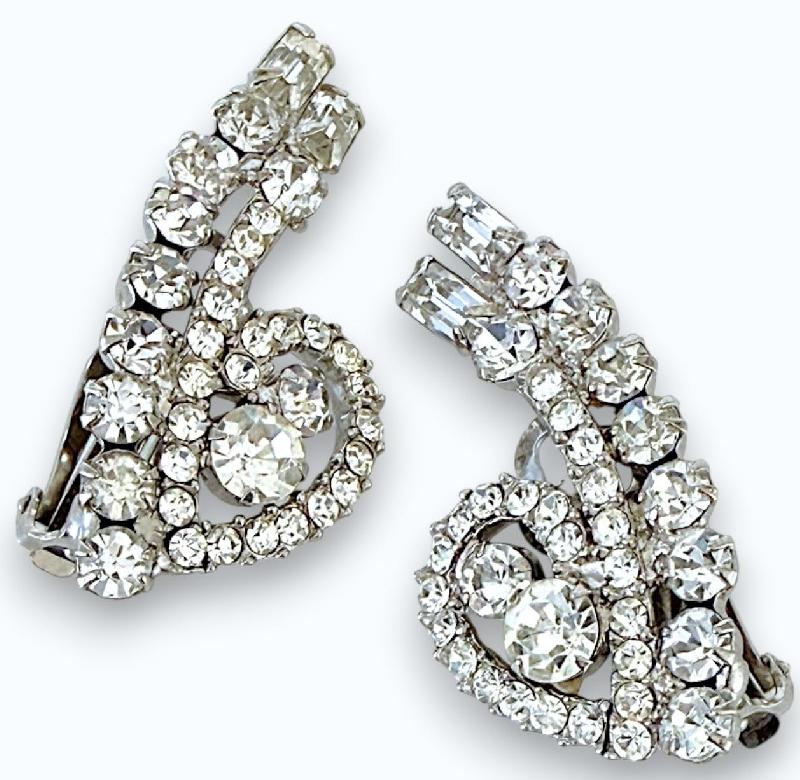 Front view of Clear Baguettes Earrings Clip