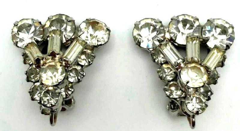 Front view of Clear Baguettes Earrings Clip