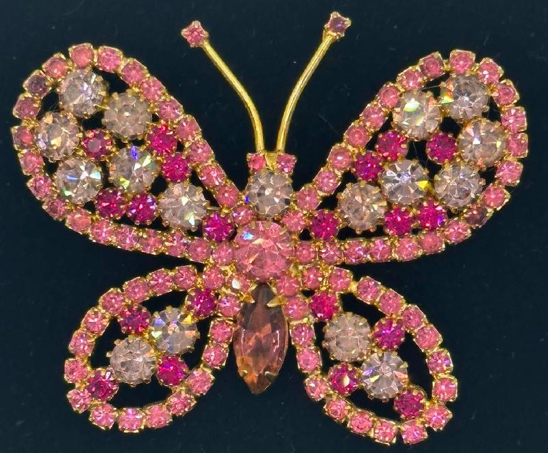Front view of Pink Navettes Pin Pendant