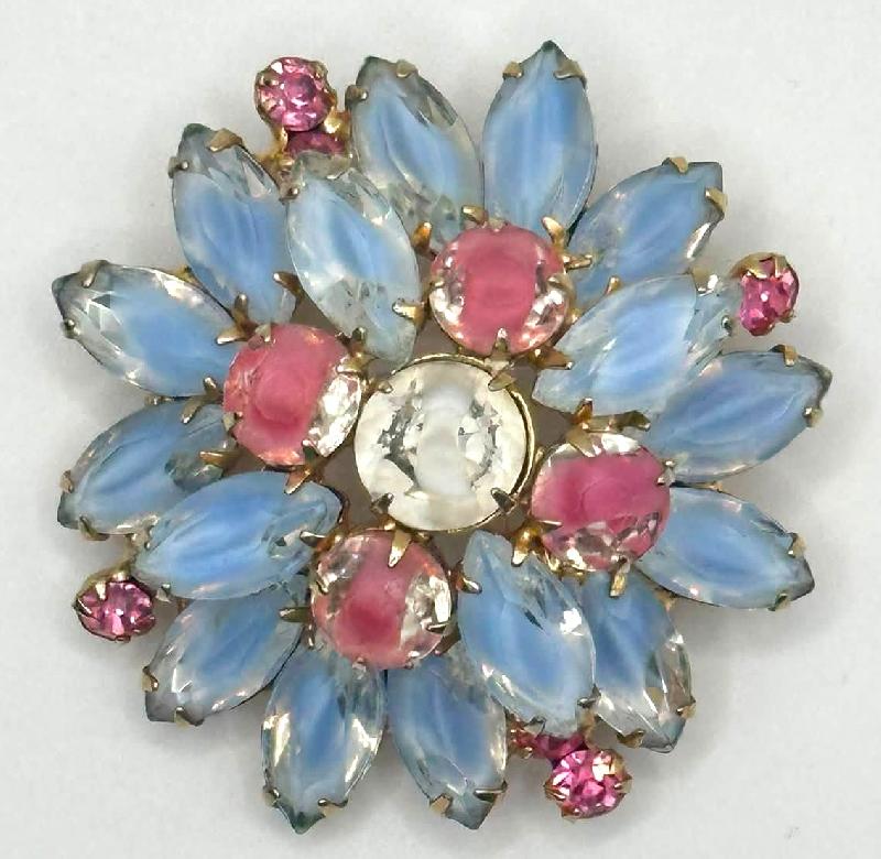 Front view of Pastel Navettes Givre Brooch