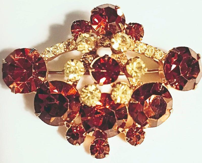 Front view of Topaz Chatons Only Brooch