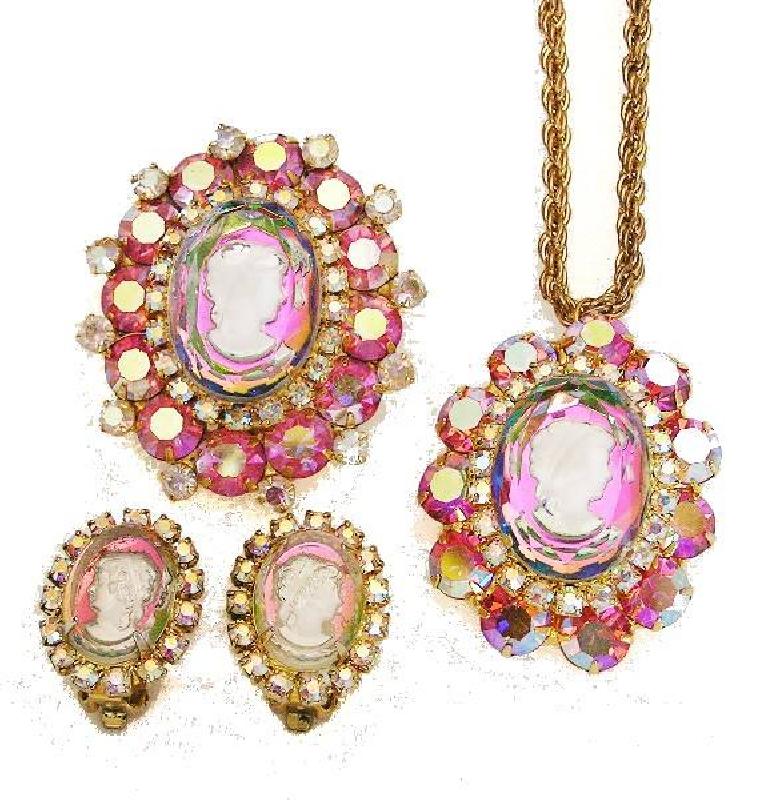 Front view of Pink Oval Earrings Clip