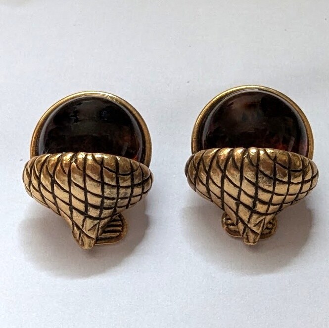 Front view of Topaz Cabochons Earrings Clip
