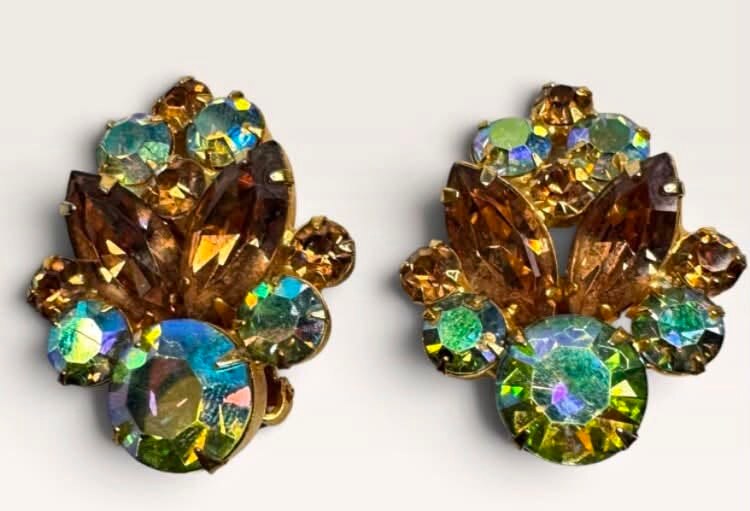 Front view of Topaz Navettes Earrings Clip