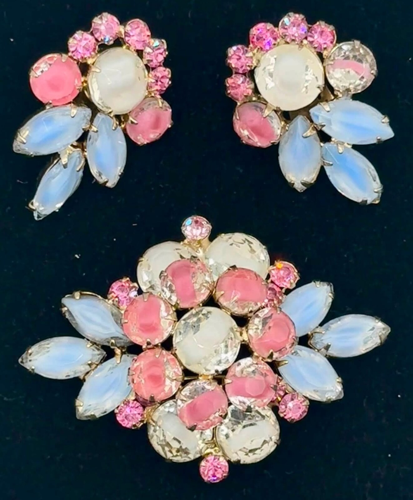 Front view of Pastel Navettes Givre Brooch