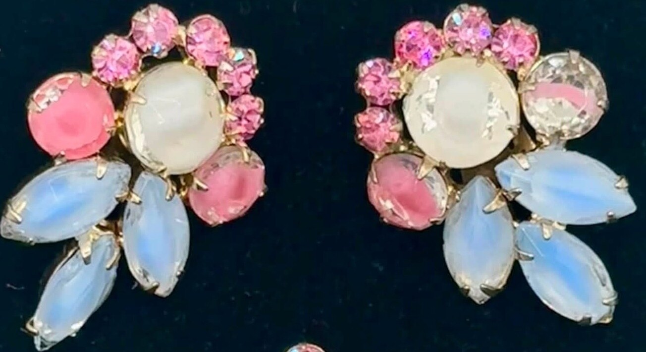 Front view of Pastel Navettes Givre Earrings Clip