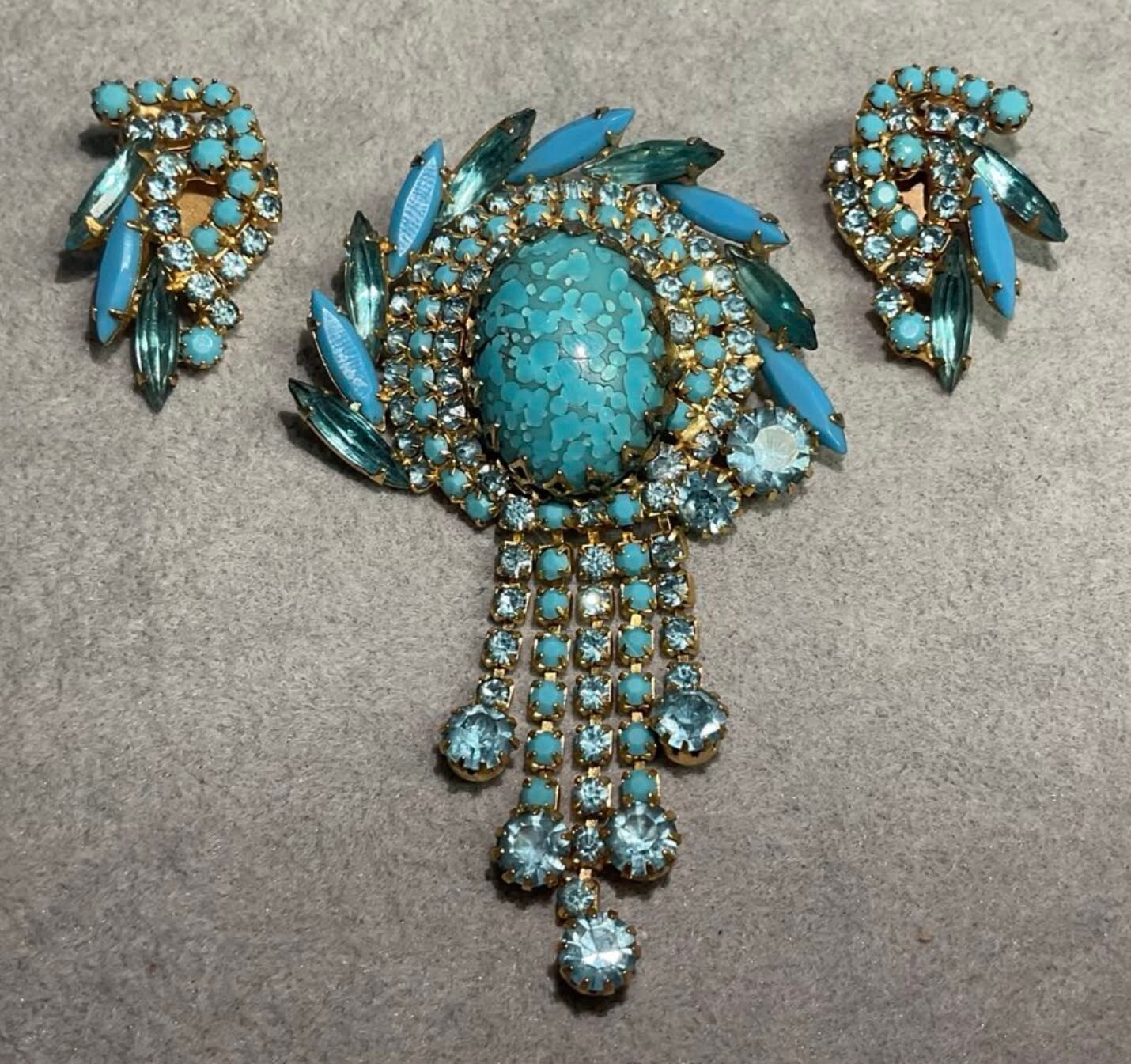 Front view of Blue Navettes Earrings Clip