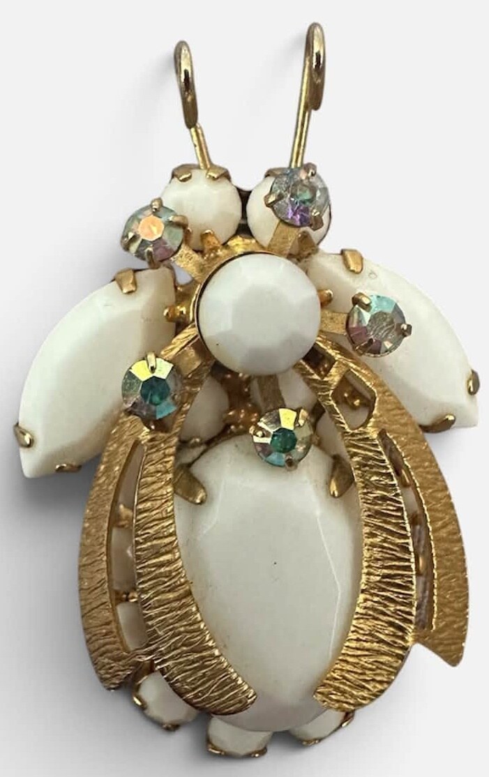 Front view of White (chalk Or Milk) Oval Brooch