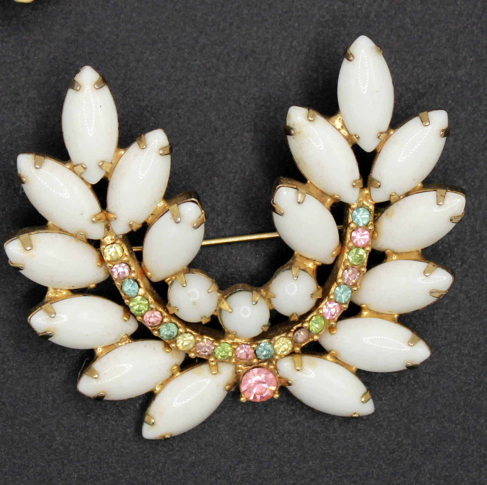 Front view of White (chalk Or Milk) Cabochons Brooch