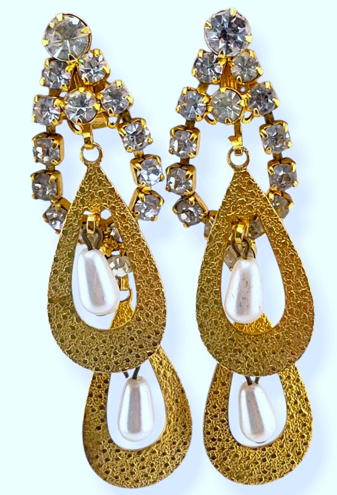 Front view of Clear Chatons Only Pearl Earrings Clip