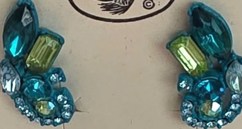 Front view of Turquoise Baguettes Earrings Clip