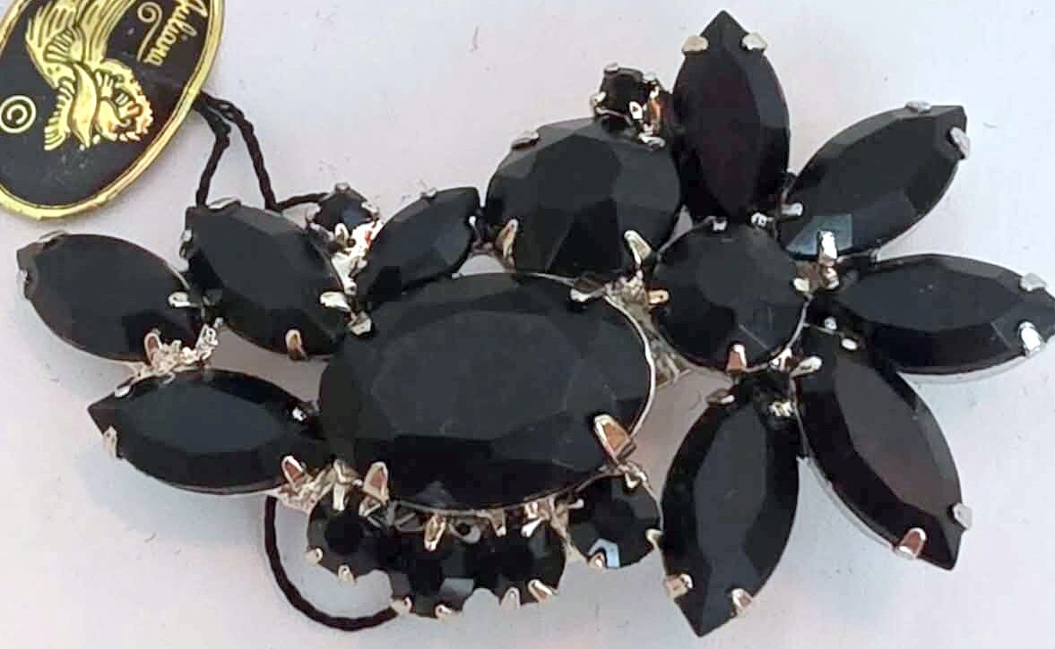 Front view of Black (jet) Oval Brooch