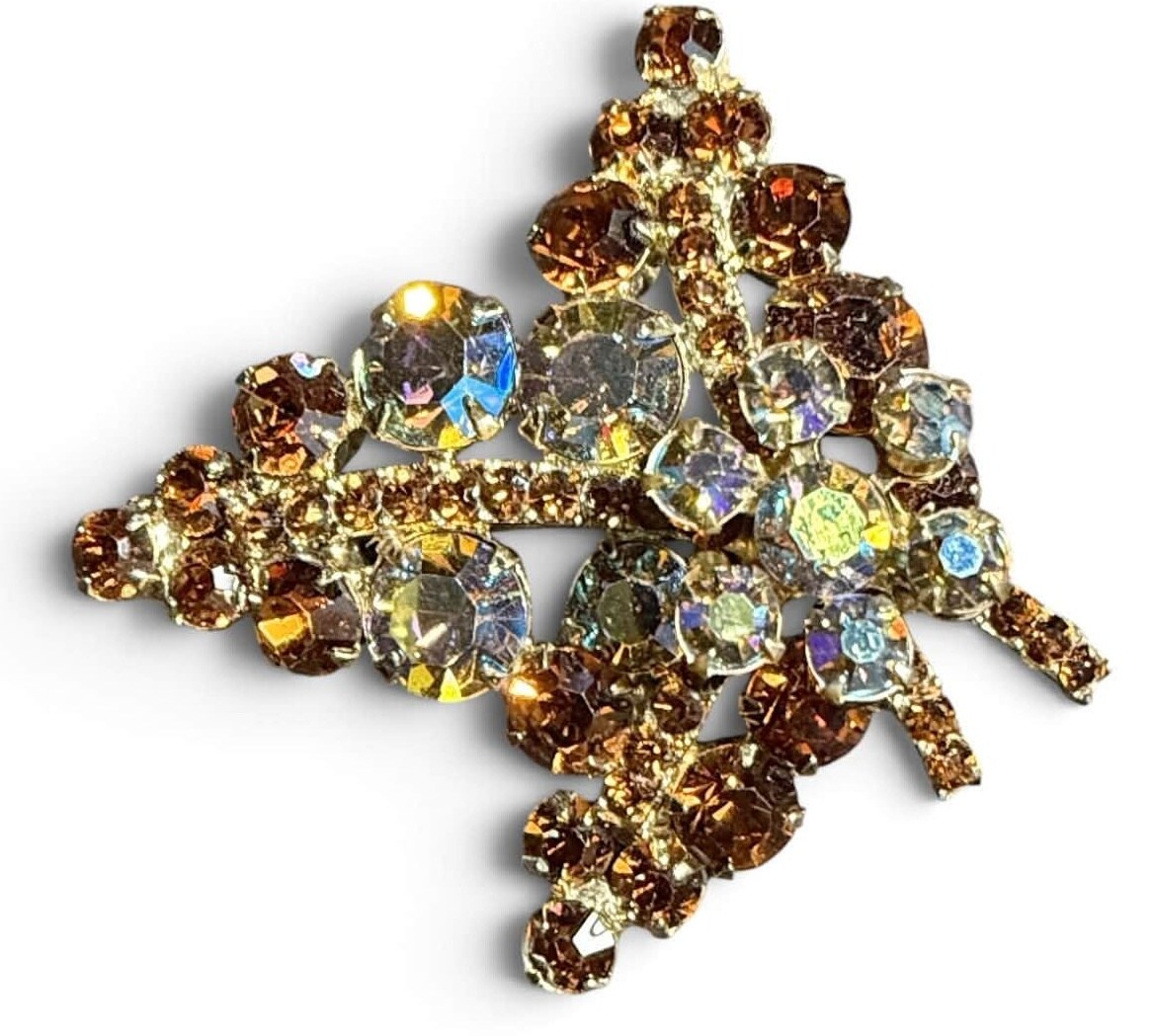 Front view of Topaz Chatons Only Brooch
