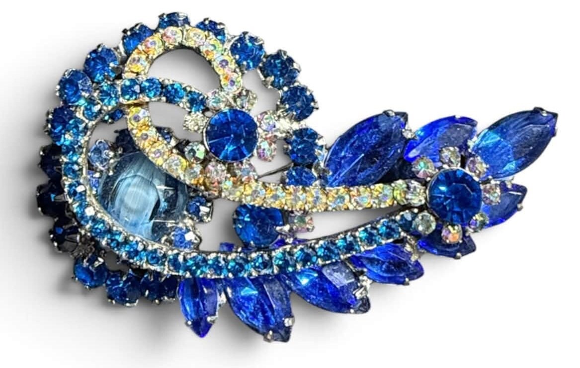 Front view of Blue Navettes Givre Brooch