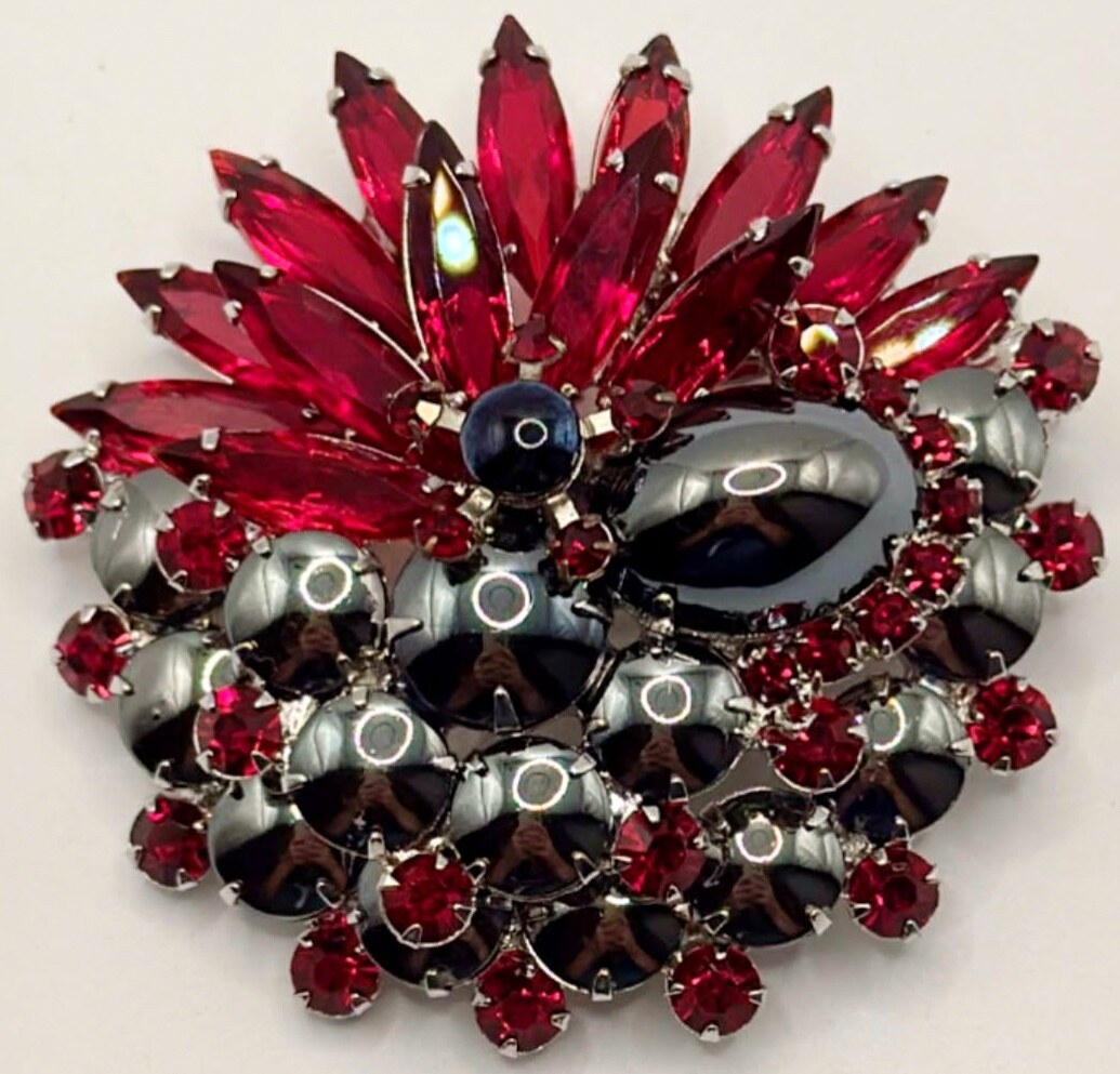 Front view of Hematite Cabochons Brooch
