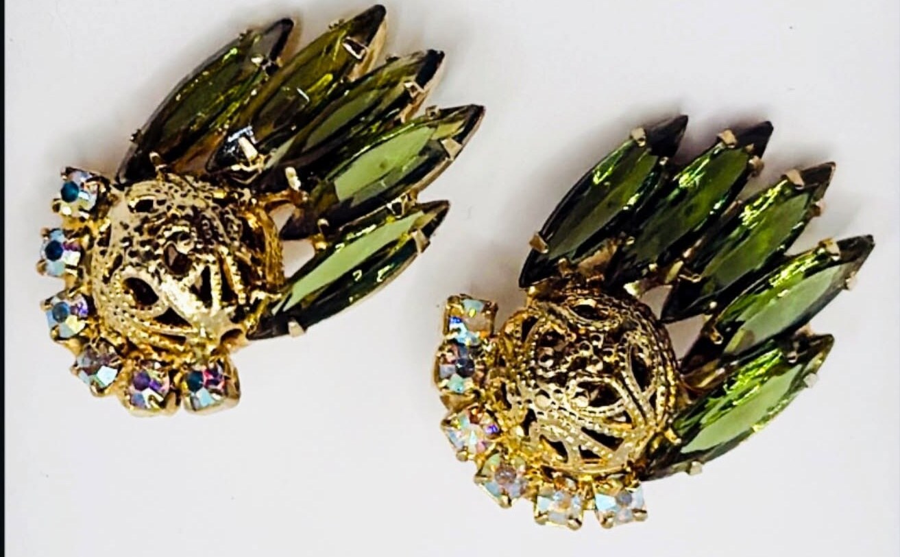 Front view of Green Navettes Earrings Clip
