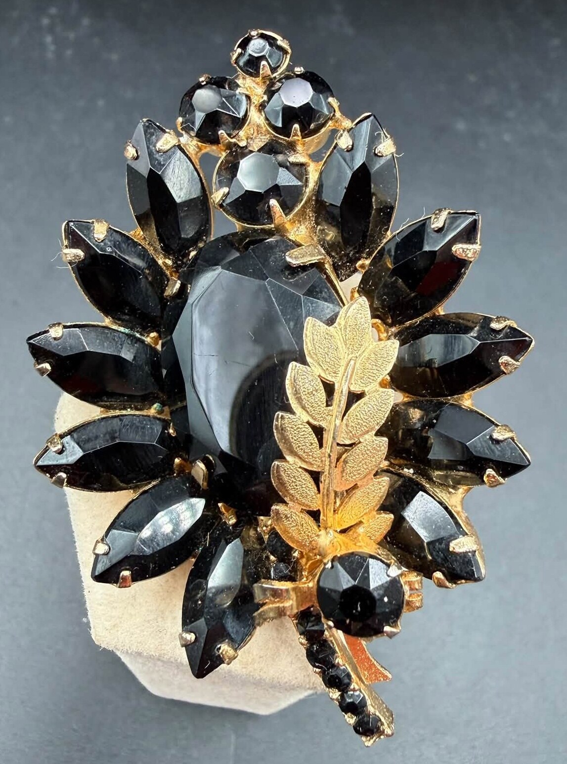 Front view of Black (jet) Oval Brooch