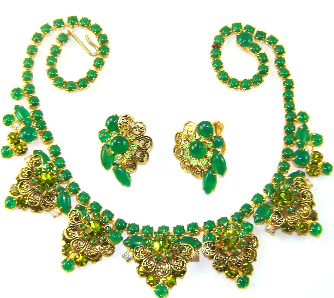 Front view of Green Cabochons Earrings Clip