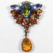 Front view of Multiple Colors Oval Multi-Color/Shaded Brooch